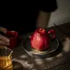 Tetera Pequeña Estilo Dinastía Tang y Song Color Rojo Espino Estilo Japonés con Salpicaduras Doradas, Tetera para Preparar Té Casero con Filtro de Agujero Redondo Rojo Estilo Antiguo