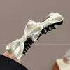 Pinza banana de satén plisado estilo francés para recogidos de mujer, pasador grande para coletas altas, pinza de agarre vertical con un toque de alta gama
