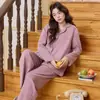 Pijamas de forro polar al por mayor listos para enviar para mujer, cárdigan de manga larga y pantalón largo de invierno, forro polar de seda y lana, ropa de casa para mujer transfronteriza para transmisión en vivo