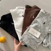 Camiseta de Manga Comprida Infantil 2026 Primavera Meninos Estilo Japonês Cor Sólida Camisa Base Roupa Externa de Bebê Roupa para Criança Pequena Atacado t