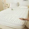 Funda de Cama Acolchada Impermeable a Prueba de Orina Estilo Europeo Transfronteriza Gruesa Clase A, Sábana Bajera de Lujo Ligero, Protector de Colchón de Cobertura Total, A Prueba de Algodón