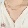 Collar con colgante de letra de personalidad chapado en oro de acero inoxidable con diseño de nicho que combina con todo, regalo para el Día de la Madre.