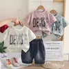 Conjunto de Ropa de Moda para Niño Pequeño Nuevo Atuendo de Verano con Collar Camiseta con Estampado de Letras Ropa Infantil de Dos Piezas