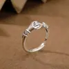 Anel Mãos Dadas em Prata de Lei S925 Yuebao Jewelry Brilhante Retrô Criativo Anel de Prata Dia dos Namorados Atacado