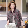 Nova moda de outono para mães: casaco curto com gola de lapela, solto e casual, blusa estampada plus size para mulheres de meia-idade e idosas