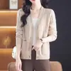 Suéter cárdigan de punto trenzado de color liso con cuello en V de un solo botón y bolsillo, estilo europeo y americano, comercio exterior transfronterizo para mujer