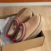 La nueva colección de invierno de Sangpo: botas de nieve de suela gruesa, forradas de pelo, estilo étnico, con tira trenzada, punta redonda y forro de polar, disponibles para venta al por mayor