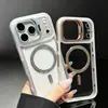 Adequado para iPhone 18 Pro Max, esta capa de telefone apresenta um protetor de lente transparente tipo pele e um design magnético resistente a quedas.