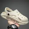 Novas Sandálias de Verão Masculinas Slip-on Antiderrapantes de EVA, Sensação Macia, Sandálias Frescas, Sapatos com Furos, Sandálias de Casa