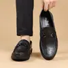 2026 Tamanho Extra Grande Slip-On Couro Macio Solado Macio Confortável Versátil Mocassins Casuais Sapatos Masculinos Fotos de Teste no Mundo Real