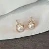 Aretes de Perlas de Agua Dulce para Mujer, Exquisitos Aretes de Zirconia en Forma de Gota de Agua y Perla Natural, Aretes Pequeños de Alta Gama Amigables con los Oídos
