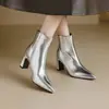 Botas de moda de salto grosso para outono e inverno, botas de bico fino de corte baixo com zíper lateral para comércio exterior, sapatos versáteis plus size, cor sólida, salto alto leve