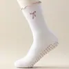 Calcetines Deportivos Antideslizantes Profesionales para Yoga para Mujer, Algodón Puro, Resistentes al Olor, Calcetines para el Suelo sin Costuras, Calcetines de Media Pantorrilla para Fitness, Running, Pilates