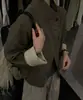 Chaqueta de moda estilo coreano con cuello alto para mujer, nuevo modelo de otoño 2026, bloques de color, corte holgado, versátil, con puños con paneles de cuero