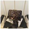 Bolso bandolera pequeño cuadrado retro con cadena y estampado de leopardo, estilo occidental, nuevo estilo 2025