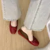 Sapatos Vermelhos Pequenos Femininos Outono Estilo Coreano Ins Laço Baixo Salto Baixo Sapatos de Camada Única Femininos Bico Redondo Baixo Suaves Sapatos de Salto
