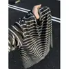 Camiseta de punto de manga larga a rayas blancas y negras para hombre, top retro americano pesado de otoño, corte holgado y relajado, adecuada como capa interior o camiseta básica