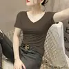 Camiseta Versátil de Manga Curta com Decote V para Mulheres 2025 Nova Popular Verão Top Justo com Estilo Ocidental Camisa de Base Interna e Externa