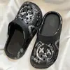 2025 Nuevos Zapatos de Verano con Tacón Alto para Mujer tipo Cueva Ropa Exterior para Mujer Suela Gruesa Lindos Estudiantes Celebridad de Internet Moda para el Hogar Sandalias de Punta Cerrada