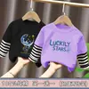 Camiseta de manga larga para niños, top de otoño, nuevo modelo 2026 para niños, algodón puro, estilo primavera y otoño, patchwork a rayas, imitación de dos piezas
