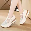 Sapatos Femininos Não Cansativos Sapatos de Couro Vazados 2026 Verão Novo Velcro Casual Salto Plataforma Solado Grosso Sapatos Femininos para Caminhada