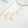Clip para oreja portaincienso metálico con forma de cola de pez, pendientes cruzados minimalistas de acabado espejo mate sin perforar, pendientes sencillos de estilo francés para mujer