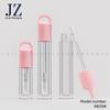 Pedido del Fabricante Cubierta Redonda Asimétrica Tubo de Brillo Labial con Cadena para Colgar 1.9Ml/2.7Ml/3.8Ml Material de Embalaje Plástico
