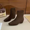 Botas de Cano Curto Quadradas Retro com Salto Baixo Femininas 2026 Outono/Inverno Novas Versáteis com Zíper nas Costas Elegantes para o Trabalho Moda