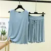 Colete de modal, estilo fino, verão 2026, tamanhos grandes, conjunto de 2 peças para casa, camiseta básica fresca com decote V, shorts soltos