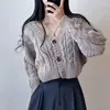 Cardigan de Punto Estilo Coreano para Primavera y Otoño, Nuevo, Adelgazante, Tres Botones, Cuello en V, Suéter Corto de Punto Trenzado Retro de Manga Larga