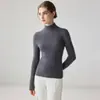 Suéter feminino de cashmere de alta qualidade pronto para usar com gola alta empilhada, macio e quente, gola alta, caimento justo, base de lã tricotada