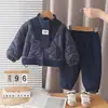 2026 Nueva Ropa de Invierno para Niños Set Engrosado con Felpa Estilo Coreano Moderno Ropa de Algodón Otoño e Invierno para Bebé Set de Dos Piezas Venta al por Mayor