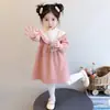 Vestido Suéter para Niña 2026 Otoño Profundo Nuevo Estilo Niña Pequeña Engrosado Dibujos Animados Dulce Estilo Otoño/Invierno Tejido Vestido de Princesa