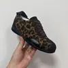Tênis de treino alemão com estampa de leopardo de 7 cm de alta atratividade para mulheres, tênis esportivos de outono 2026, sapatos versáteis retrô casuais com aumento de altura invisível