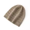 Gorro de Punto Casual de Cachemira 2026 Otoño/Invierno Nuevo Estilo para Mujer de Gama Alta Color Sólido Rayado Engrosado Cálido Moderno