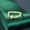 Anillo de cuerda elástica con cuentas de cristal rosa y verde simple de estilo coreano, anillo de perla de agua dulce natural para mujer