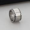 Anillo de dedo de encaje de tendencia europea y americana para combinar con todo, anillo de acero inoxidable giratorio descompresor con la verdad de seis caracteres para hombres y mujeres