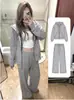 Moletom cinza, jaqueta com capuz feminina e calça de moletom - um conjunto completo de estilo relaxado para o outono de 2026, conjunto de roupas femininas estilo coreano para o outono