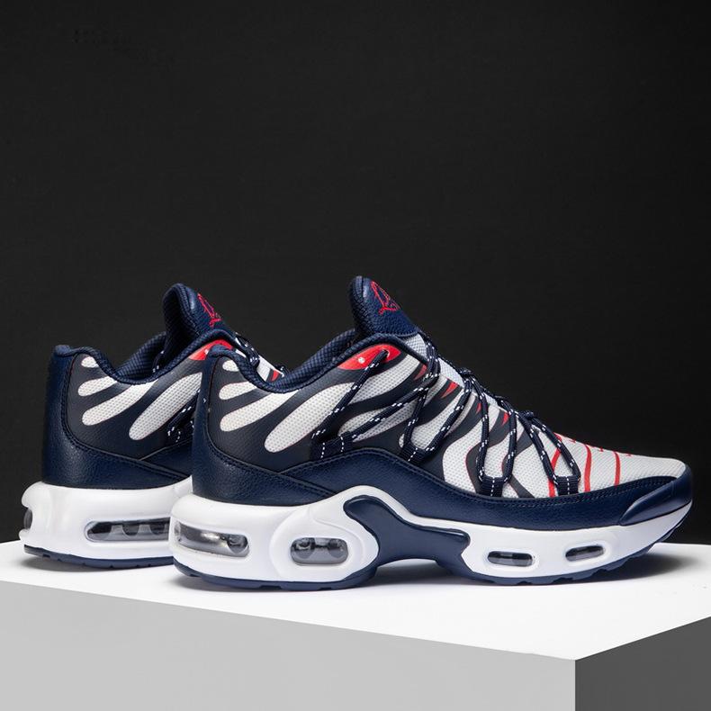 男鞋大码飞织运动鞋透气