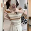 Top de Camiseta de Punto de Seda Helada de Manga Corta para Mujer Verano Nuevo Rayas Chic Ajustado Corto Cuello en U Diseño con Sentido Nicho