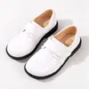Zapatos de cuero para niños de primavera y otoño con correa en blanco y negro, zapatos de estudiante británicos, zapatos de reloj para niños, zapatos deportivos grandes para niños
