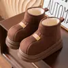 Chinelos de inverno femininos de algodão para uso externo, com forro de pelúcia, solas grossas, cobertura completa do calcanhar e design quente, novo modelo estiloso e moderno 2026