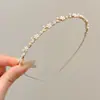 Diadema de Nuevo Estilo 2026 con Diseño de Corona Alta, Elegante Pasador de Perlas Artificiales, Diadema de Lujo Ligero Inspirada en Chanel para Uso Diario con Dientes