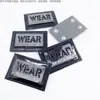 Desarrollo de moldes para placas de nombre de cuero, producción OEM de carcasas para cajas de música/cajas de relojería, etiquetas de cuero con tema/productor personalizadas