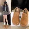 Sapatos casuais femininos de algodão com plataforma de sola grossa, estilo retro, para Outono/Inverno 2026, com aumento de altura, mocassins slip-on com forro de fleece, novos sapatos casuais