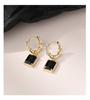Estilo Japonês e Coreano Argola de Orelha de Prata S925 com Zircônia Preta Brincos Quadrados Retrô Argola de Orelha Levemente Luxuosa Elegante para Mulheres