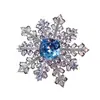 Nuevo Broche de Copo de Nieve de Cobre con Circonita y Micro-Adornos de Moda y Creatividad, Pin de Joyería para Corsage de Ropa de Mujer de Alta Gama y Elegante