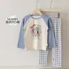 Conjunto de Pijama Infantil para Niños y Niñas 2026A Clase 95% Algodón Lycra Cuello Redondo Dibujos Animados Ropa de Casa Conjunto de Top y Pantalones de Otoño