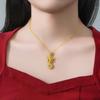 Colgante Pixiu Atractor de Fortuna con Incrustaciones de Diamantes del Mismo Estilo de Weixue, Colgante de Oro Antiguo Arenado de Alta Retención de Color Atractivo de Riqueza de Lujo Ligero para Mujer