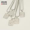 Nuevo collar con colgante de letra cuadrada de acero inoxidable transfronterizo, Europa y Estados Unidos, collar de cadena de perlas cuadradas de viento frío Joker, venta al por mayor